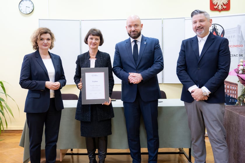 Wręczenie dyplomów dyrektorom placówek oświatowych, 10.01.2024